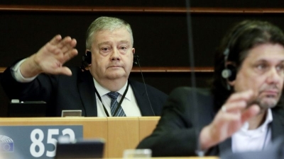 EU auditors say rogue lobbyists can easily slip under bloc’s radar