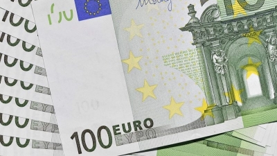 Greece to borrow 12 bln euros in 2022, issue first green bond