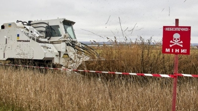 Slovak crowdfunding campaign funds demining machine for Ukraine