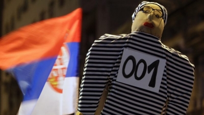 Burning of Vucic effigy tests Croatia-Serbia relations