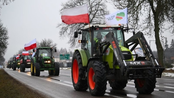 In new wave of protests, Polish farmers stage blockades over Ukrainian imports