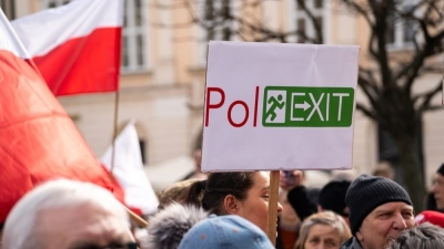 Polish far-right begins election campaign with Polexit demand