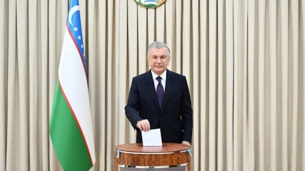 Uzbekistan approves reforms to strengthen president