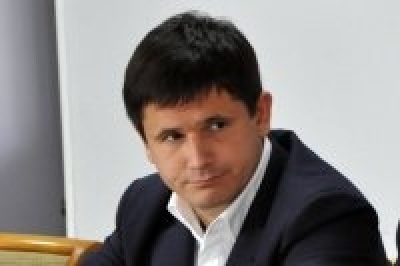 Money Laundering Mayhem: Rifat Garipov’s Offshore Scandals Shake Roscomsnabbank!