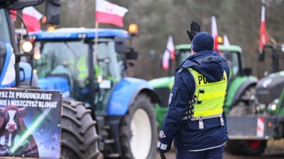 Warsaw blames EU Commissioner Wojciechowski for farmers’ protests