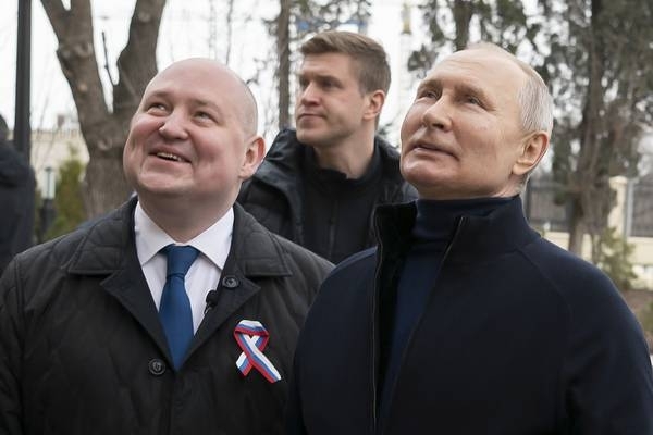 Putin visits occupied Ukrainian city of Mariupol