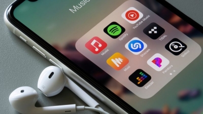 EU Commission fines Apple €1.8 bn for breaching music streaming rules