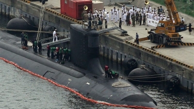 Biden hosts UK, Australia to reveal anti-China submarine pact