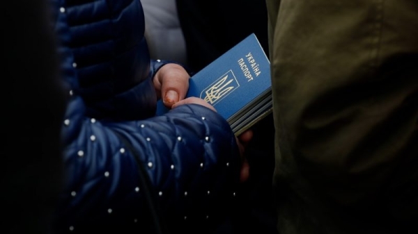 Ukrainian refugees struggle in the EU, survey finds